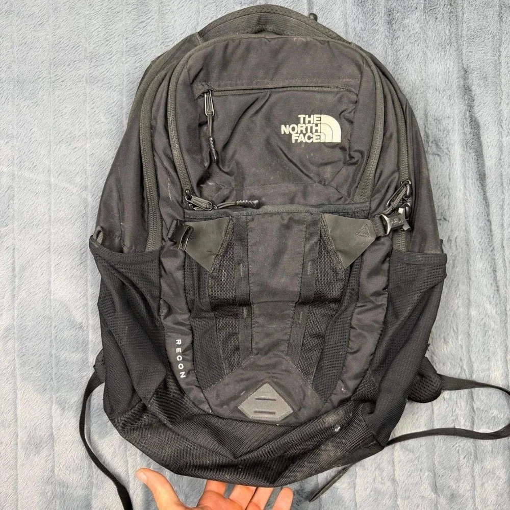 The North Face Recon Backpack Black FlexVent Laptop Compartment Hiking Daypack